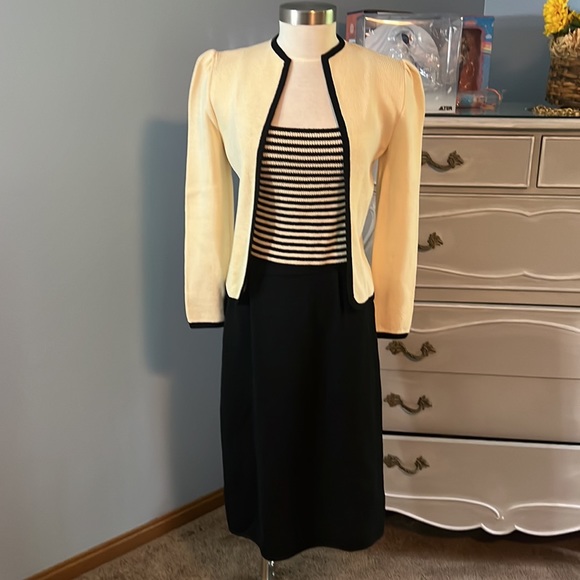 St John Knit Three piece set - Picture 2 of 10